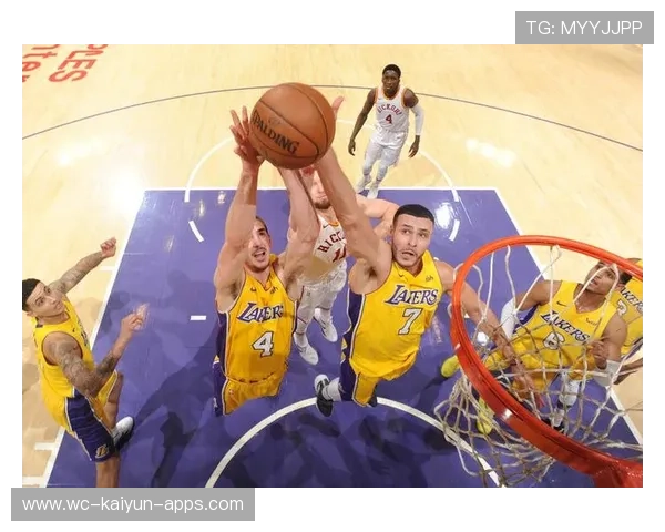 克拉克森突破变向轻松甩开对位,犹他场面渐稳