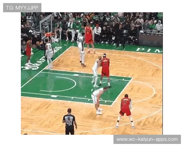 凯尔特人球队快攻连连打穿对手防线